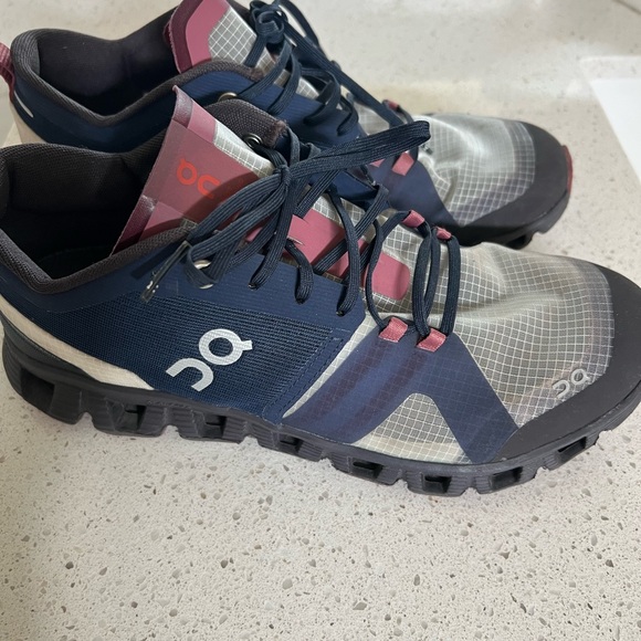 On Cloud X Shift Ink Cherry Women’s Running Shoes Size 7 - Picture 3 of 6